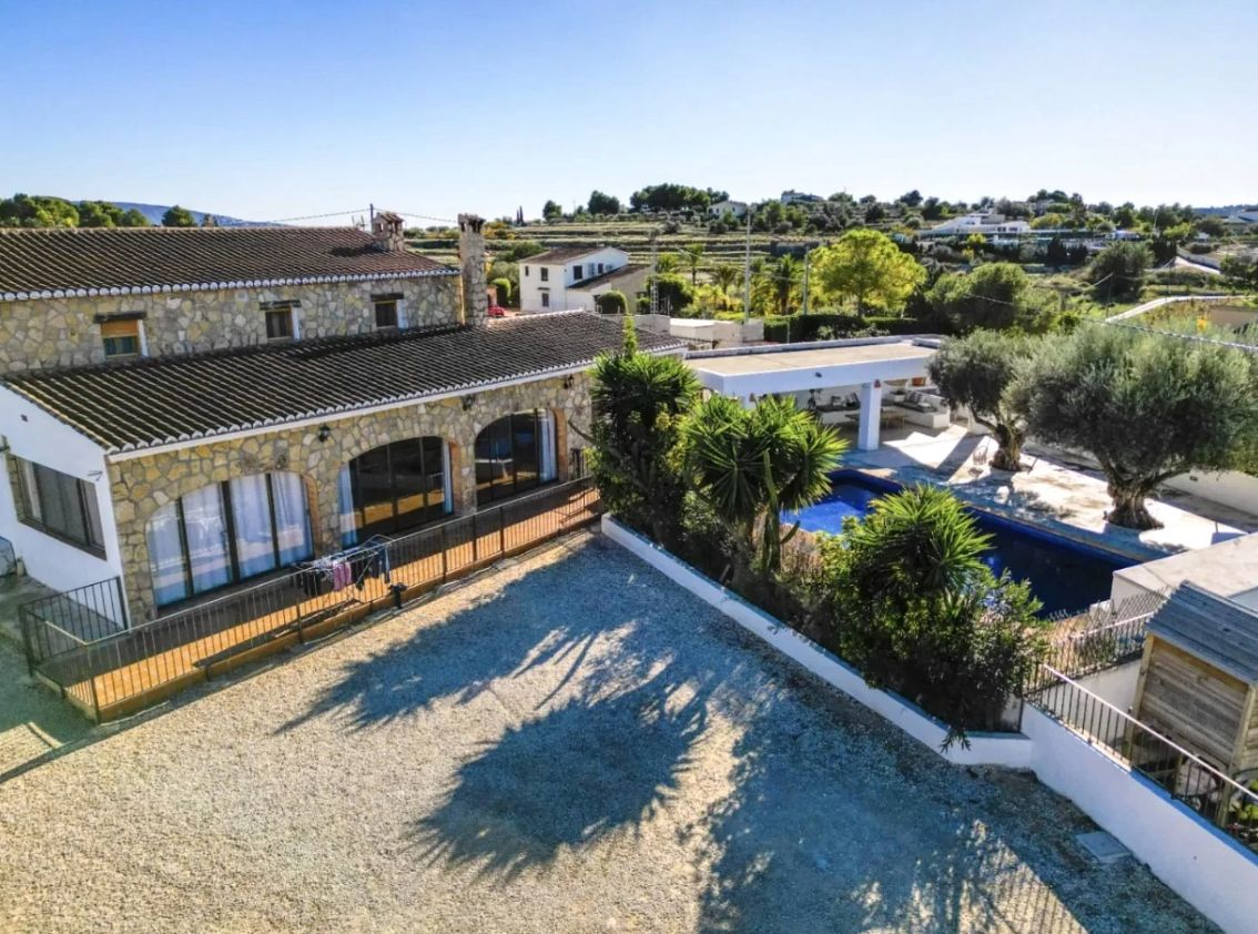 Finca rural con piscina en la tranquila localidad de Canor, Benissa