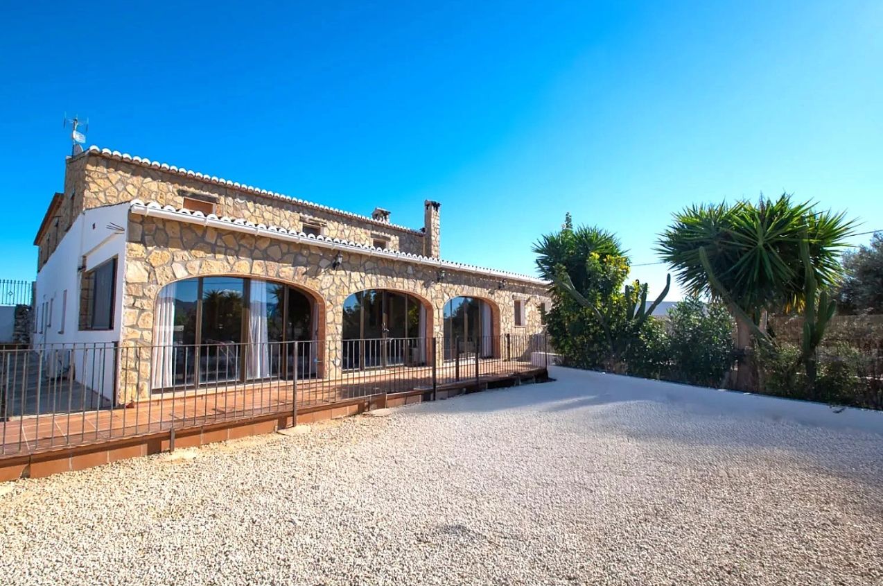 Finca rural con piscina en la tranquila localidad de Canor, Benissa