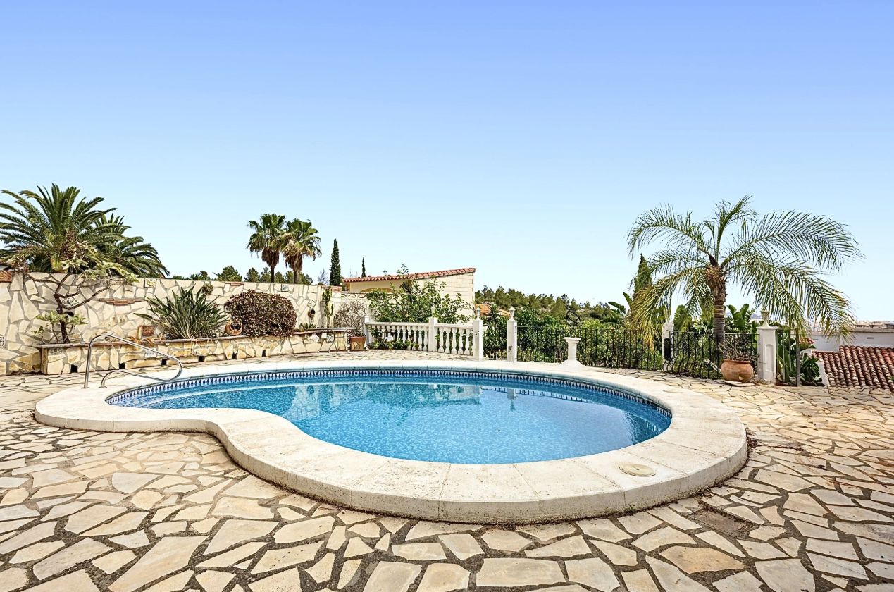 Villa con unas vistas impresionantes al mar y a las montañas en Denia