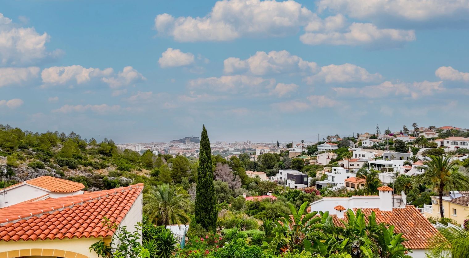 Villa con unas vistas impresionantes al mar y a las montañas en Denia