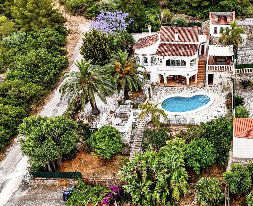 Villa con unas vistas impresionantes al mar y a las montañas en Denia