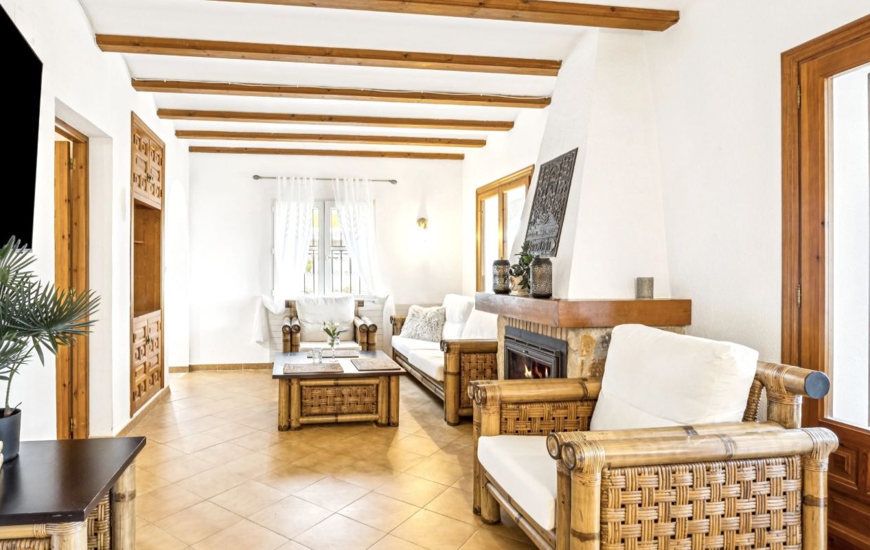 Villa con unas vistas impresionantes al mar y a las montañas en Denia