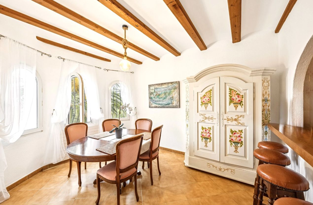 Villa con unas vistas impresionantes al mar y a las montañas en Denia
