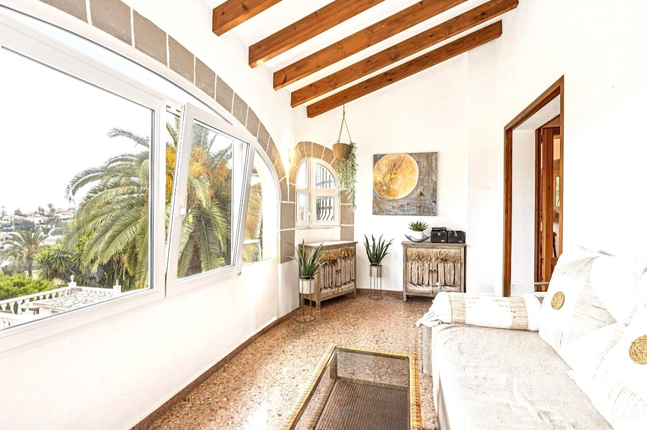 Villa con unas vistas impresionantes al mar y a las montañas en Denia