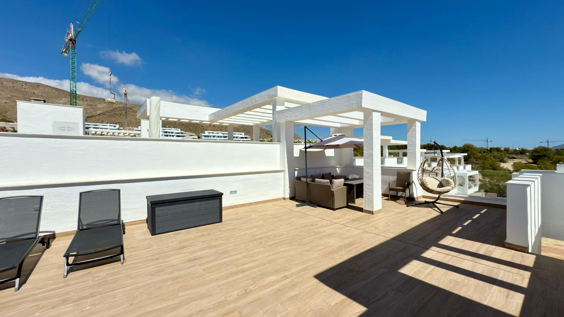 ¡Penthouse de élite en Mirador Hills Resort!