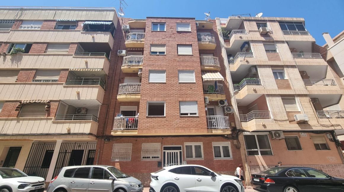 ¡Apartamento en Torrevieja a 50 metros de la playa!