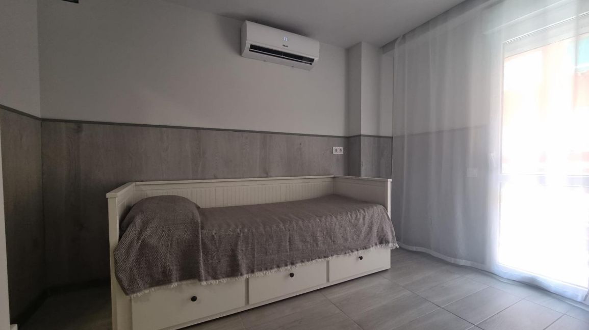 ¡Apartamento en Torrevieja a 50 metros de la playa!