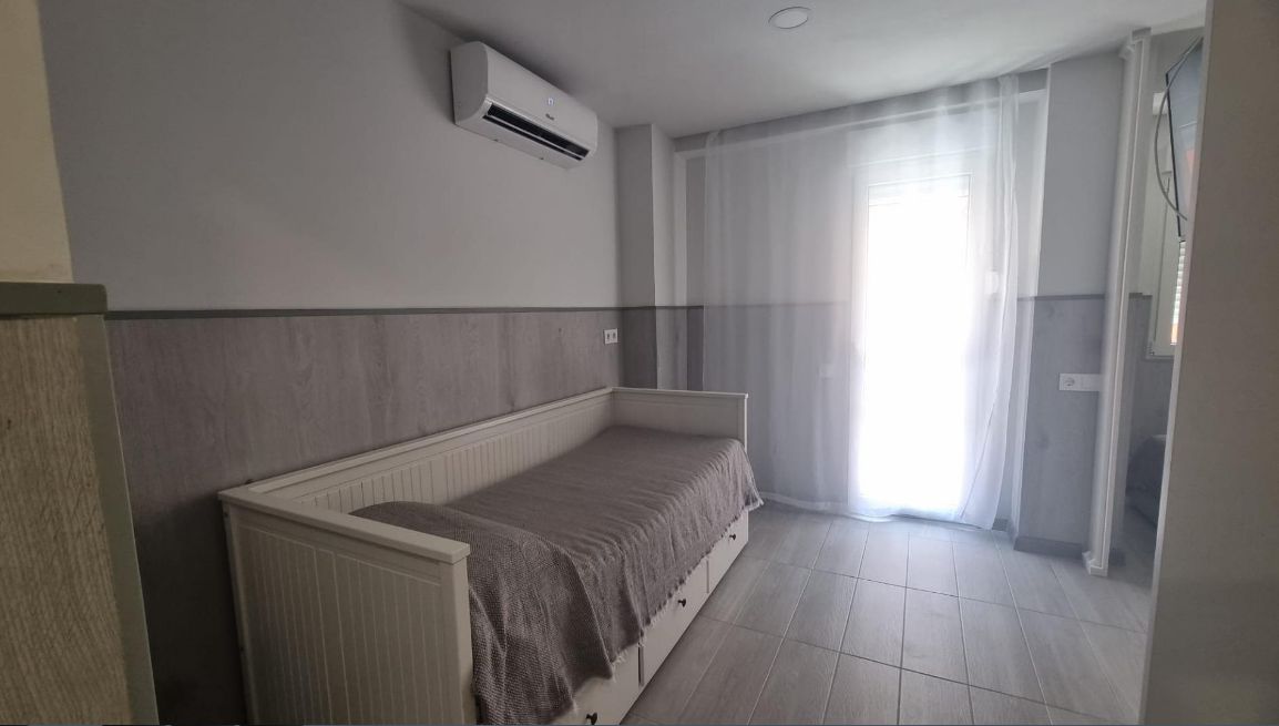 ¡Apartamento en Torrevieja a 50 metros de la playa!