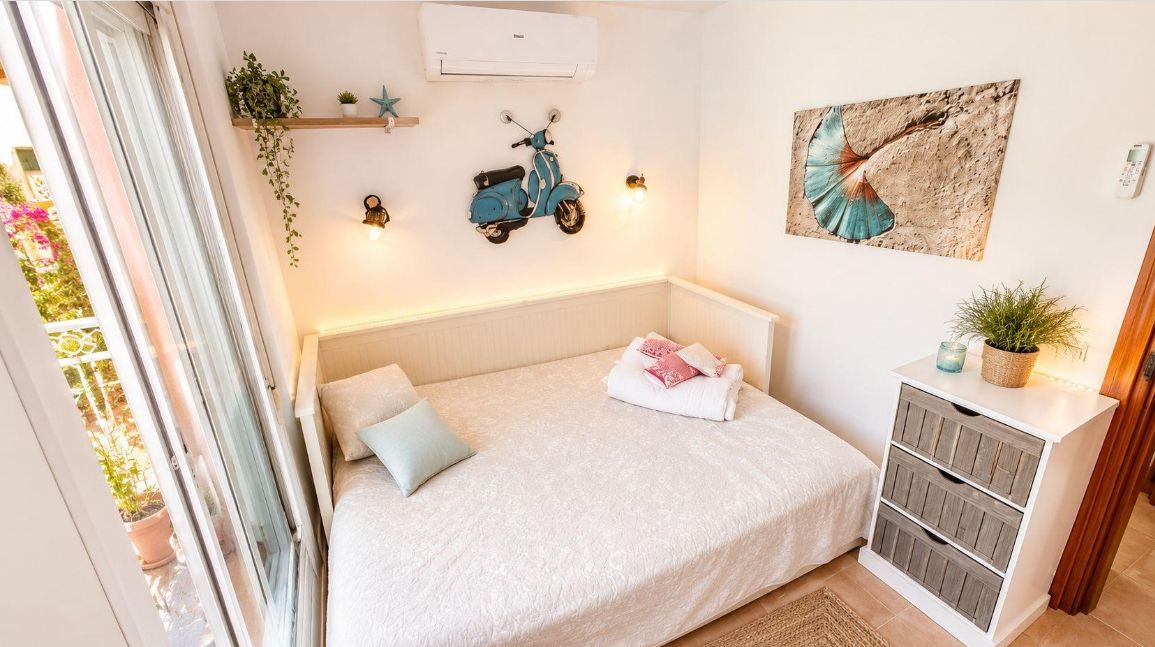 Apartamento en la planta baja con jardín y gran piscina en Cumbre del Sol.