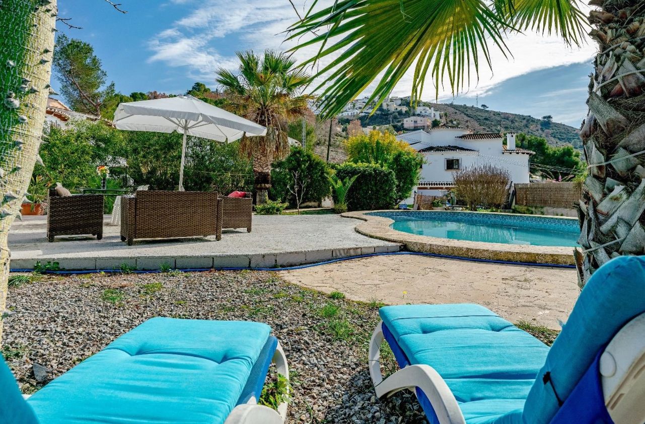 Villa con vistas al mar y piscina en Arnella, Moraira