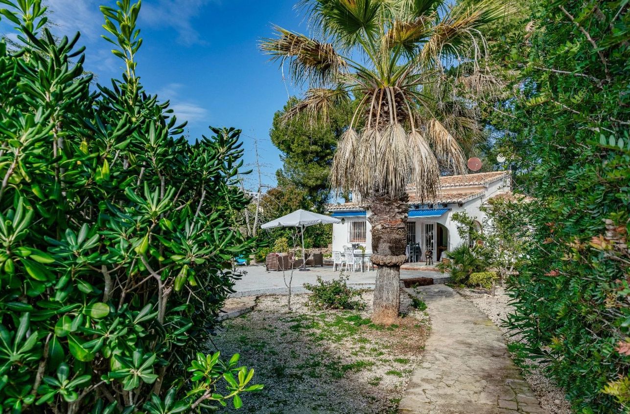 Villa con vistas al mar y piscina en Arnella, Moraira