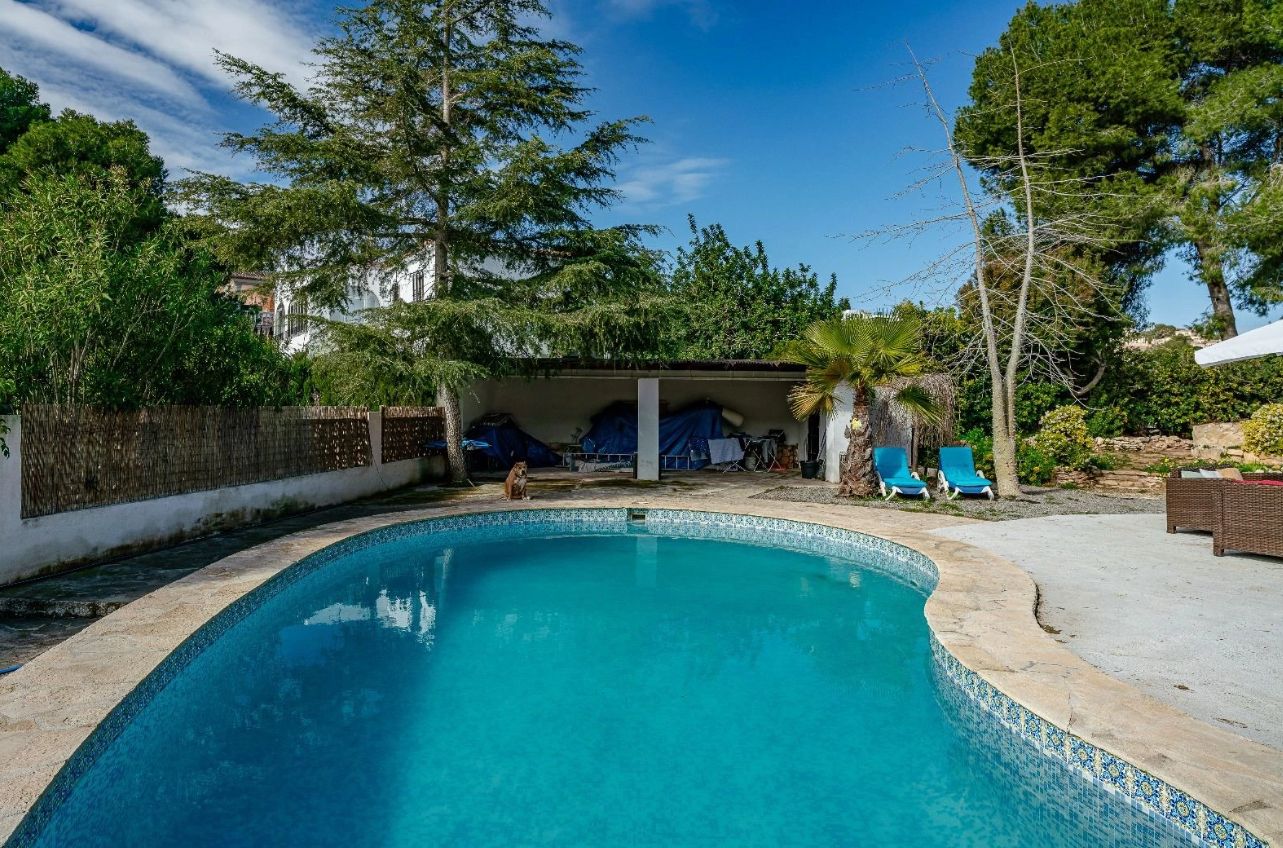 Villa con vistas al mar y piscina en Arnella, Moraira