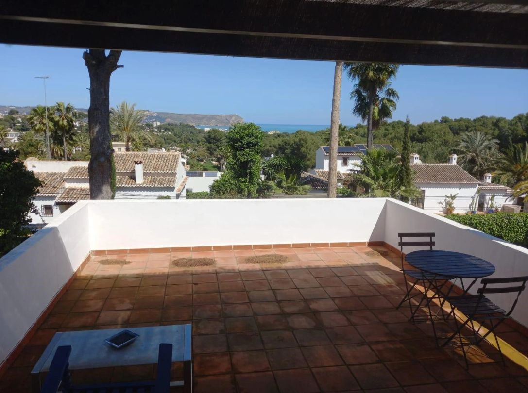 Villa de 4 dormitorios, con piscina y vistas al mar en Tossalete, Jávea