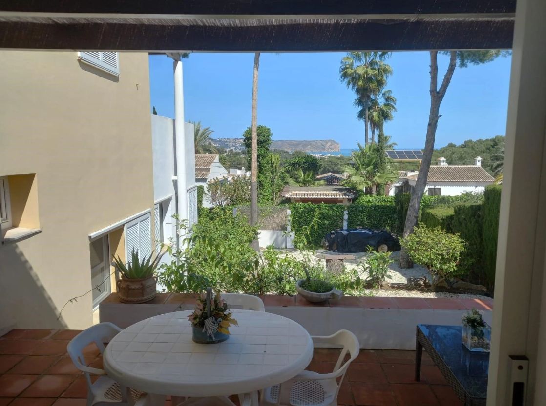 Villa de 4 dormitorios, con piscina y vistas al mar en Tossalete, Jávea