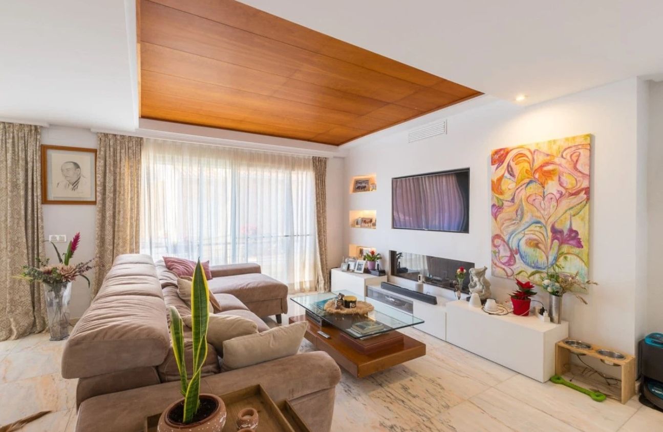 Casa adosada con spa propio, apartamentos independientes y vistas panorámicas al mar en  Javea