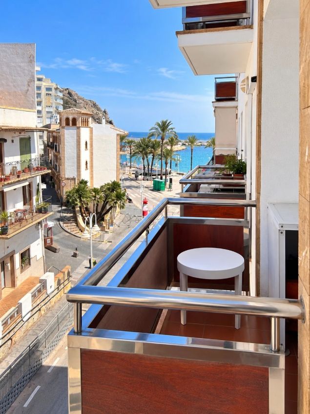 Piso con vistas al mar en el puerto de Jávea