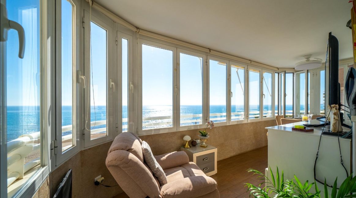 Espléndido Apartamento en la primera linea de la Playa Muchavista.