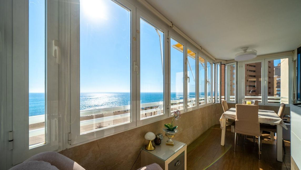 Espléndido Apartamento en la primera linea de la Playa Muchavista.