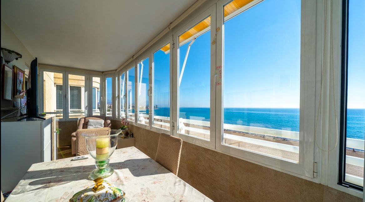 Espléndido Apartamento en la primera linea de la Playa Muchavista.