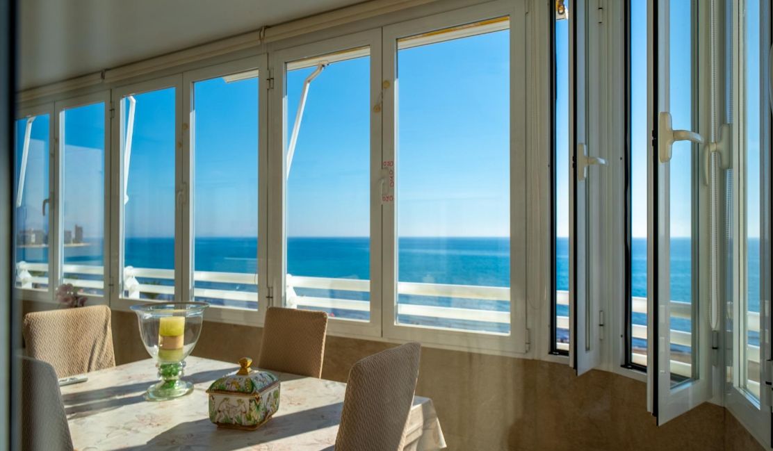 Espléndido Apartamento en la primera linea de la Playa Muchavista.