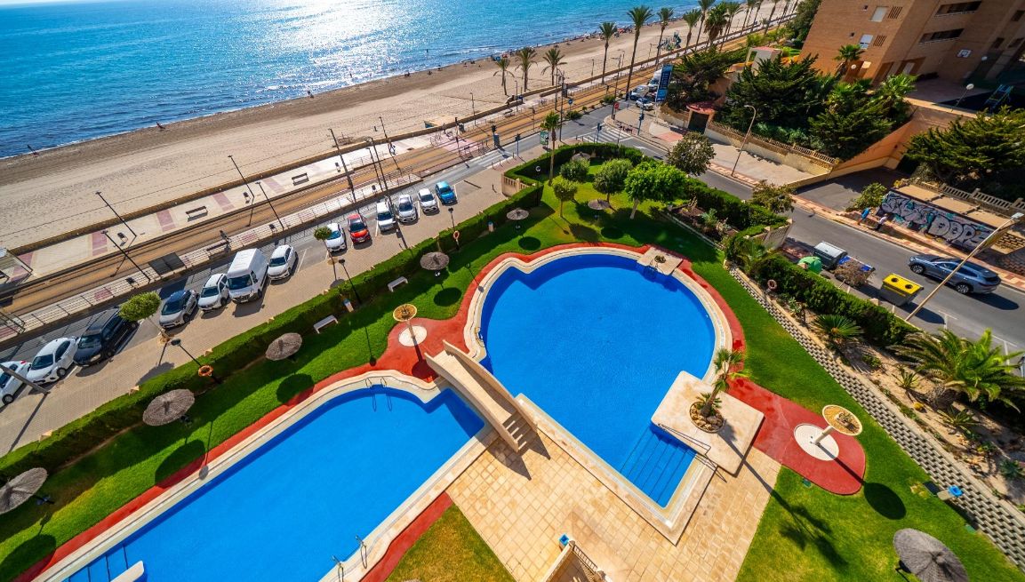 Espléndido Apartamento en la primera linea de la Playa Muchavista.