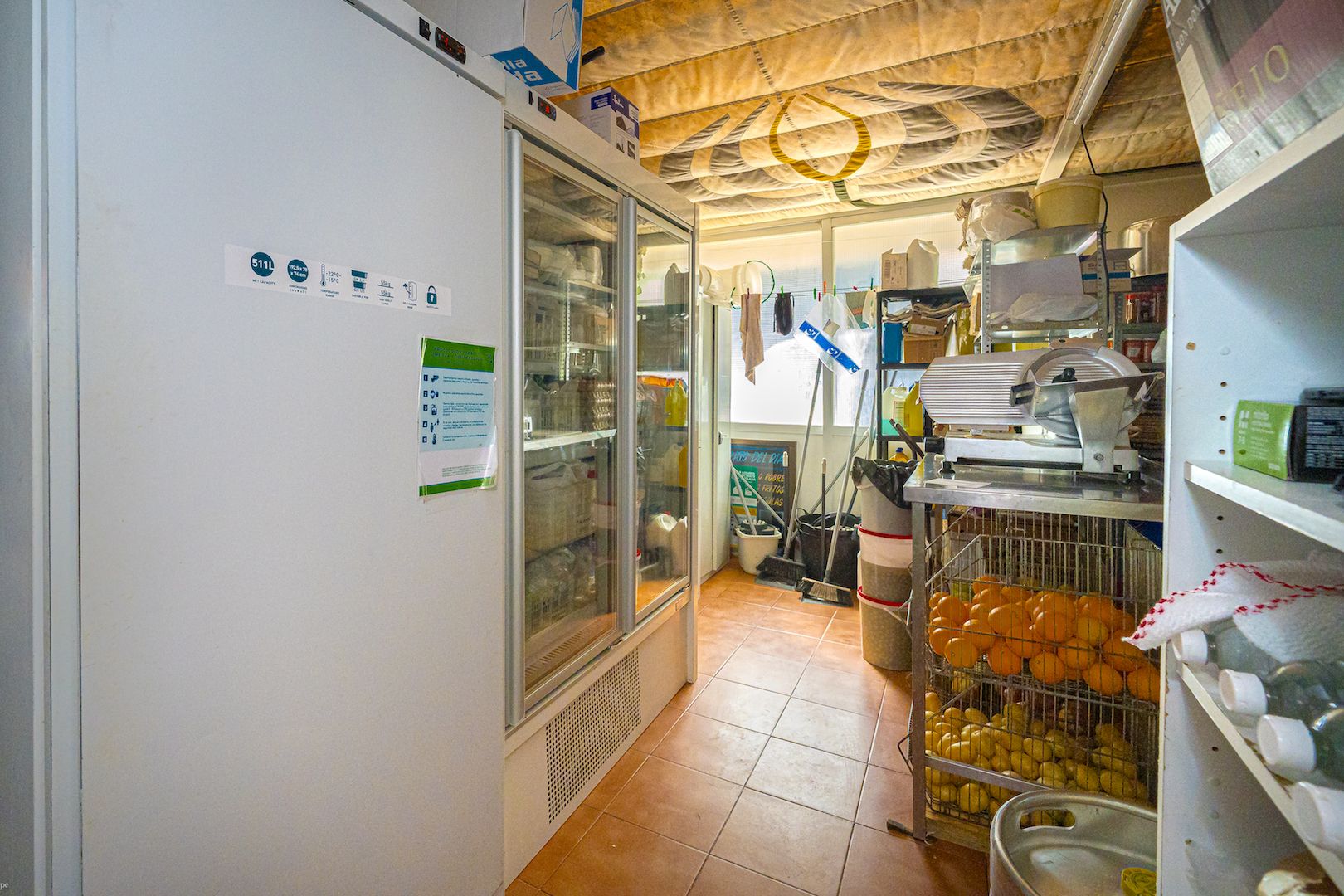 ¡ATENCIÓN INVERSORES! SE VENDE UN RESTAURANTE CON UNA RENTABILIDAD DE MÁS DEL 10% , segunda linea de Poniente Benidorm