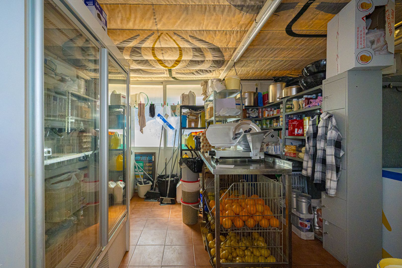 ¡ATENCIÓN INVERSORES! SE VENDE UN RESTAURANTE CON UNA RENTABILIDAD DE MÁS DEL 10% , segunda linea de Poniente Benidorm
