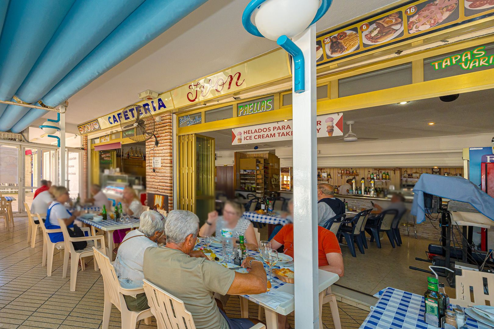 ¡ATENCIÓN INVERSORES! SE VENDE UN RESTAURANTE CON UNA RENTABILIDAD DE MÁS DEL 10% , segunda linea de Poniente Benidorm