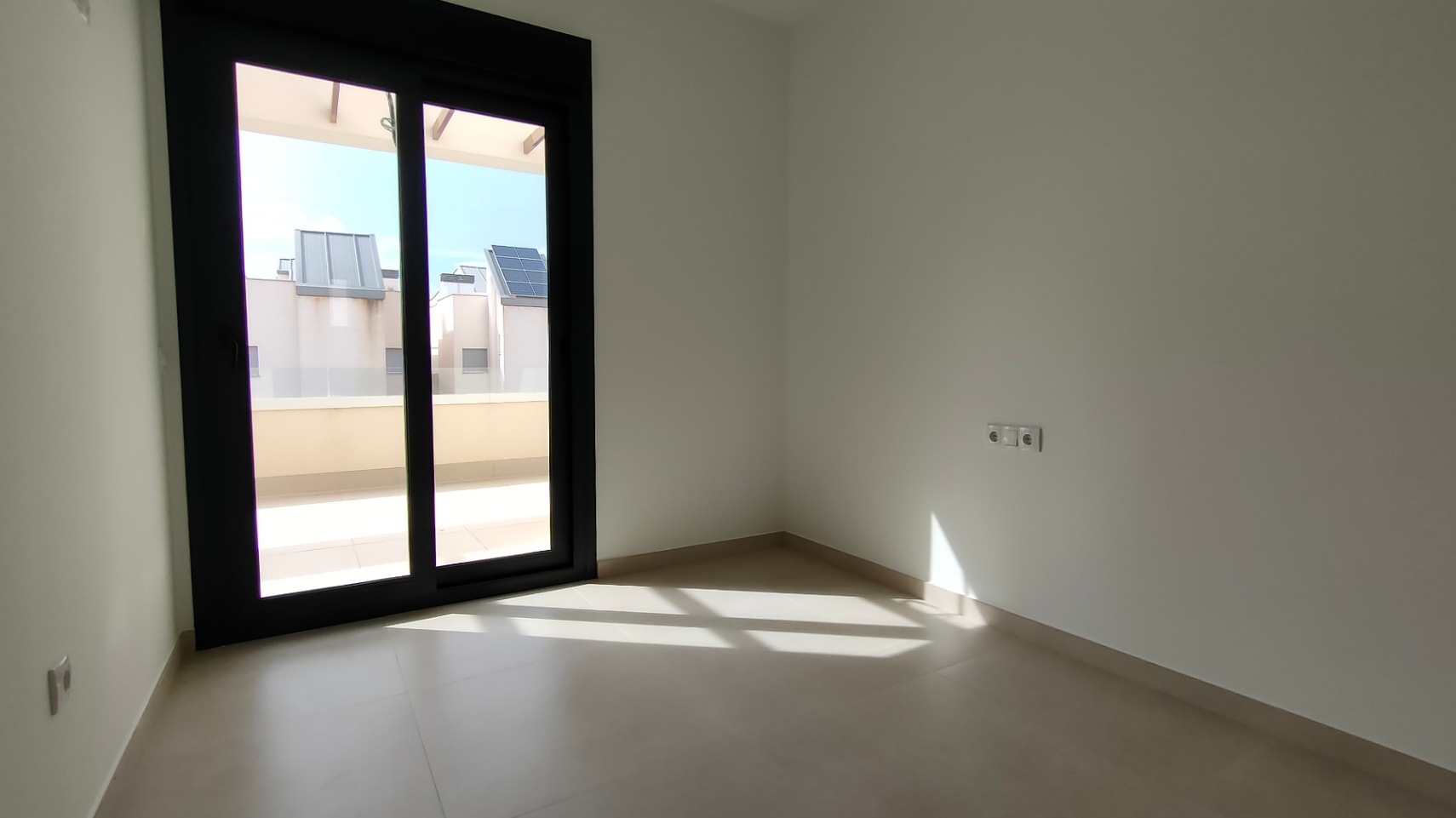New development, 2 and 3 bedroom homes by the sea on the Costa Blanca, Torrevieja.