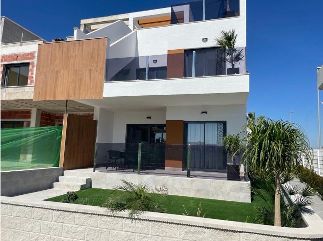 Nieuwe appartementen in de buurt van de zee in Pilar de la Horadada