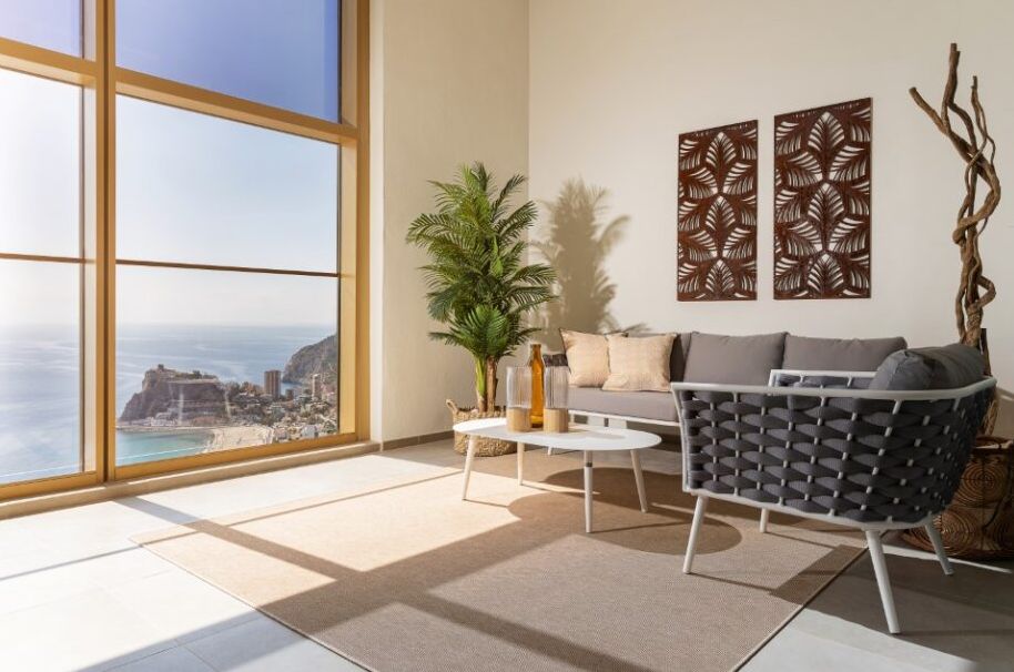 Новая квартира в Бенидорме с панорамным видом на море