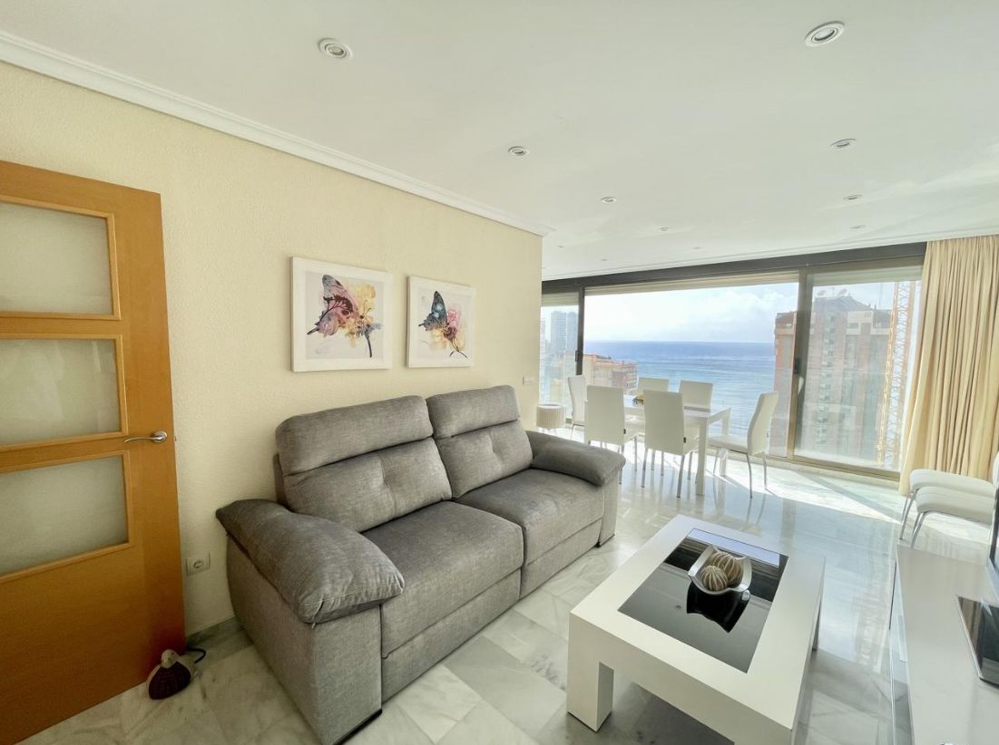 Apartment in Benidorm with sea views.