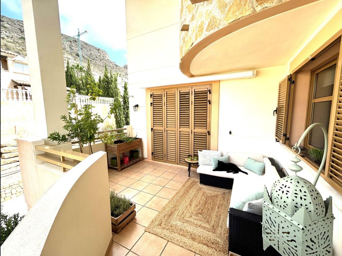 Apartment in Sierra Cortina, Finestrat, with two parking spaces