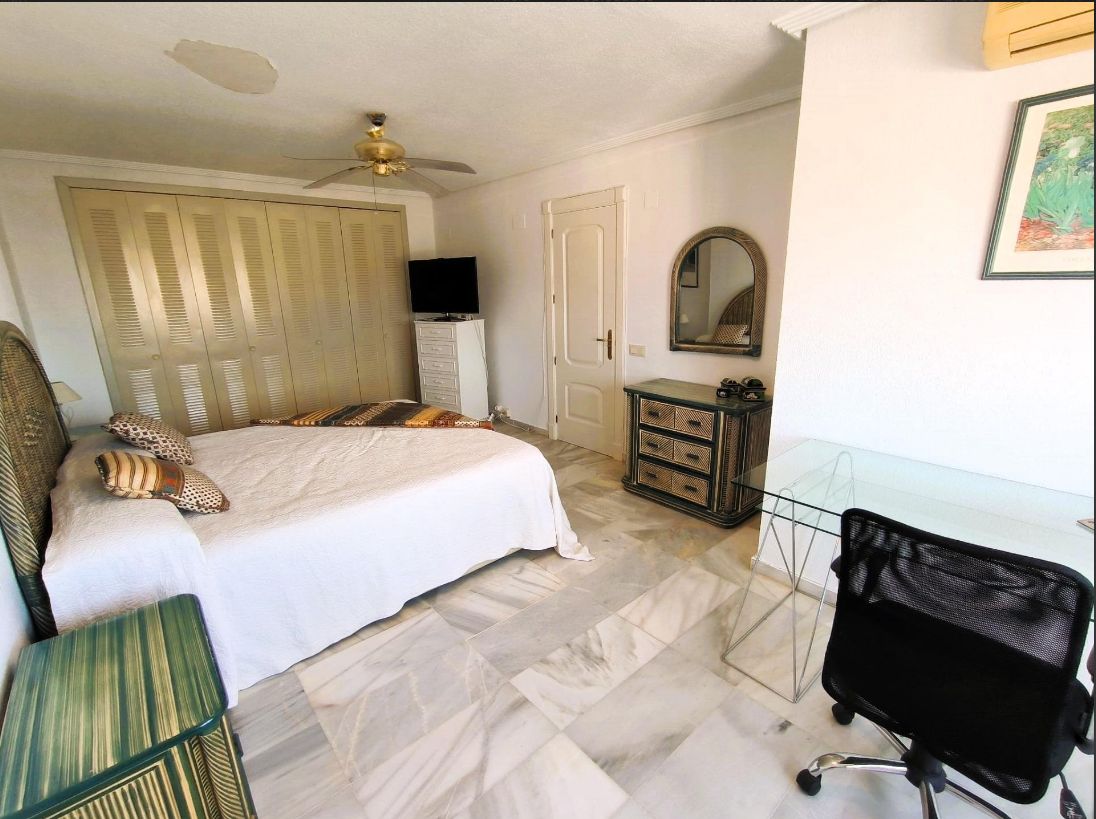 Dwupoziomowy apartament w Playa de Poniente, Benidorm