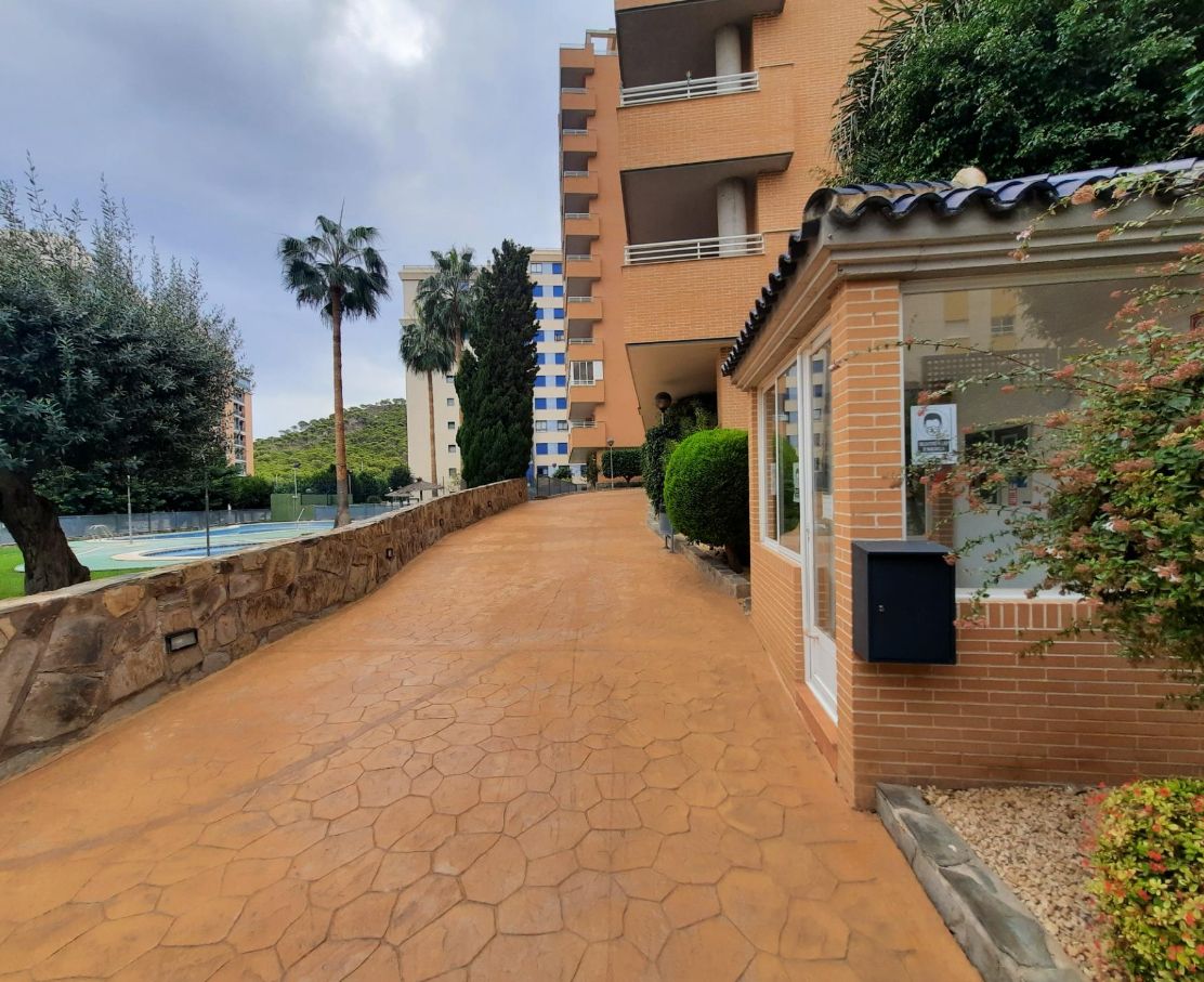 Appartement met parkeerplaats in Cala de Villajoyosa.