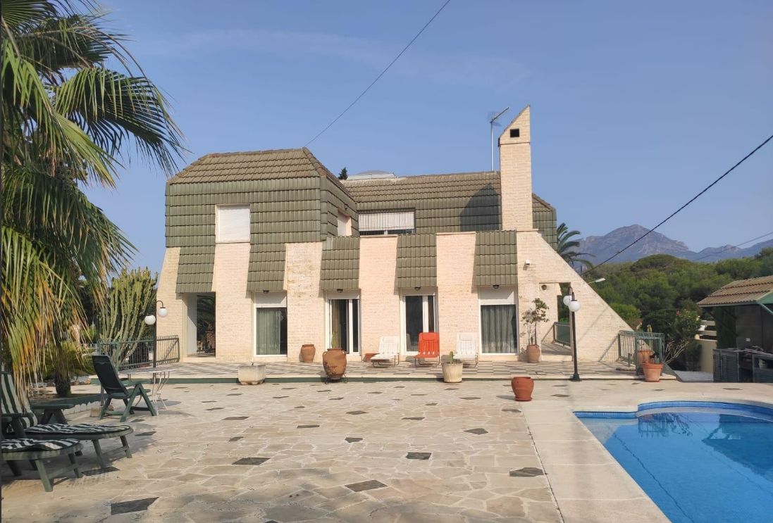 Villa in Rincon de Loix, Levante strand.