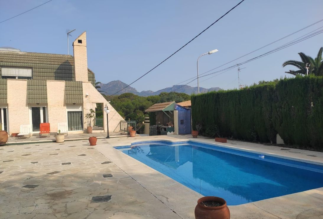 Chalet en Rincon de Loix, playa de Levante.