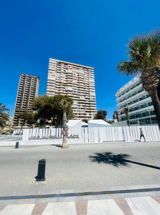 Renovierte Wohnung direkt am Strand von Levante.