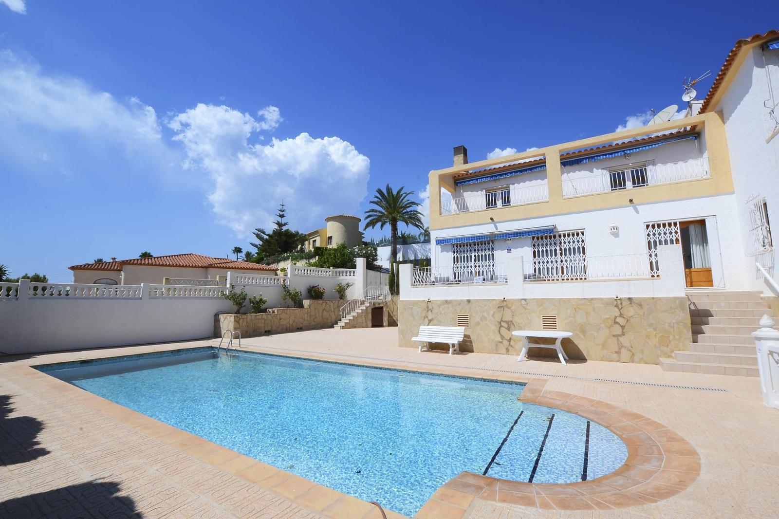 Amplia villa en Calpe con vistas al mar