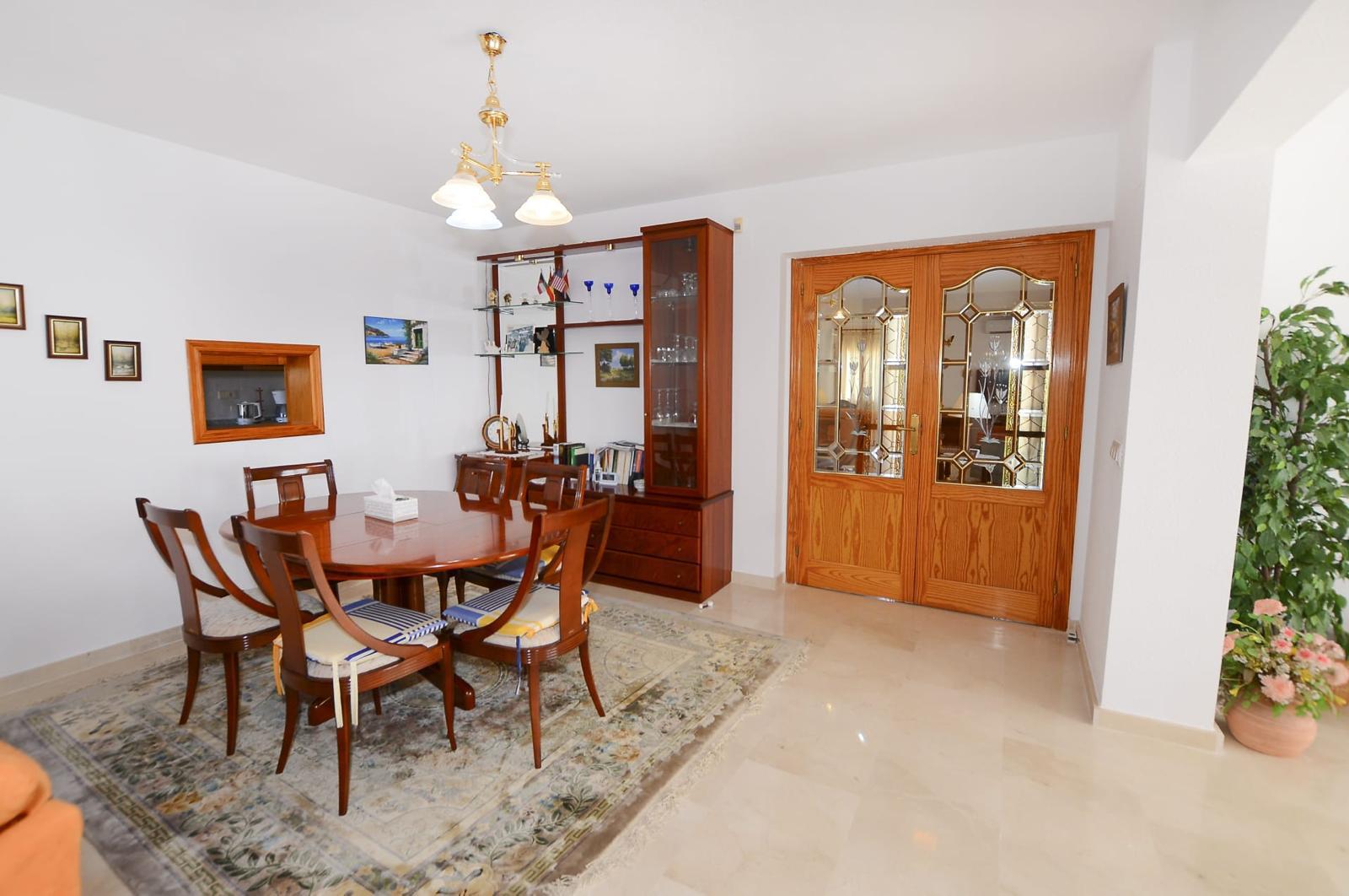 Amplia villa en Calpe con vistas al mar