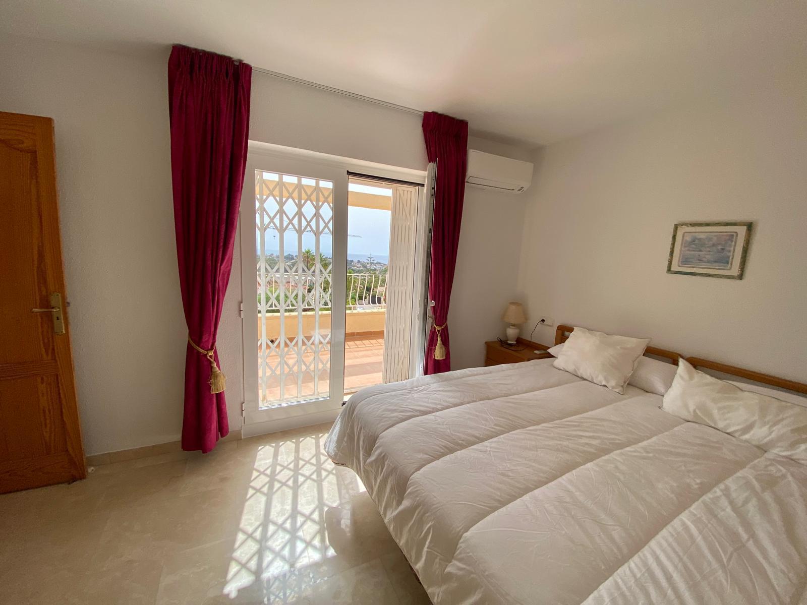 Amplia villa en Calpe con vistas al mar