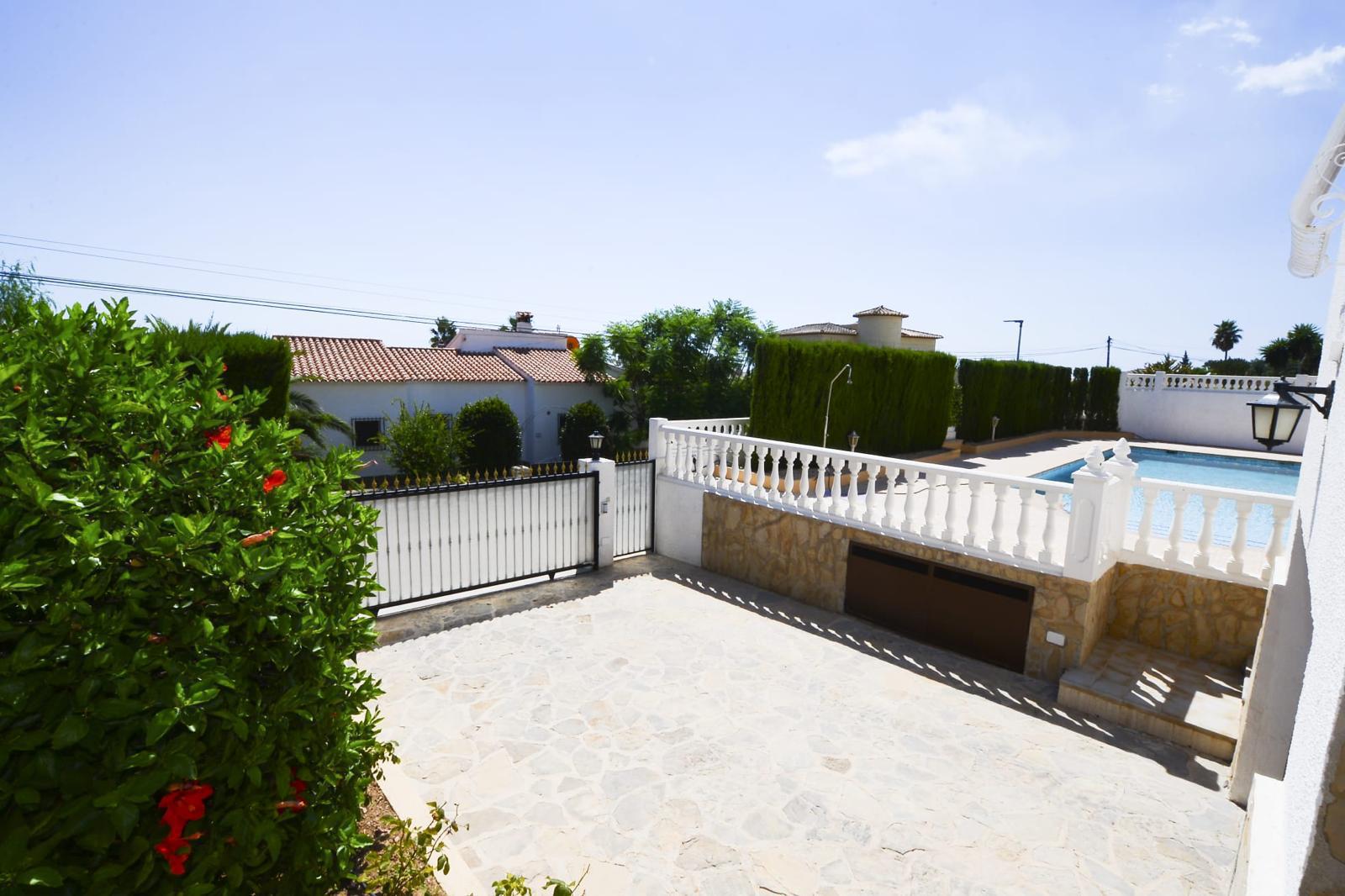 Amplia villa en Calpe con vistas al mar