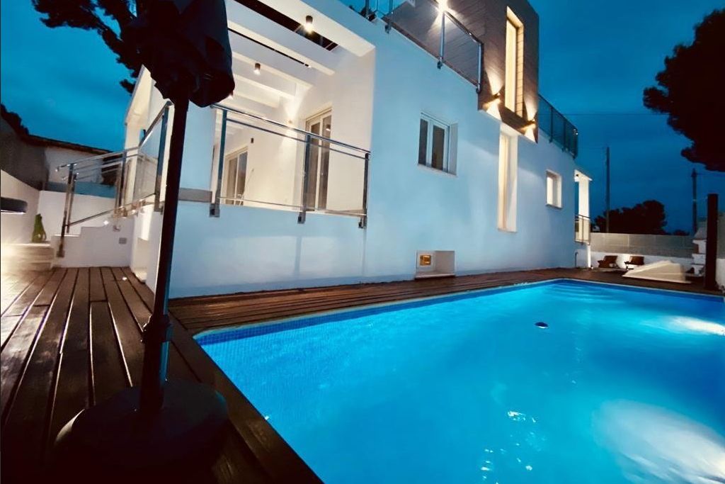 Chalet en Nussia (distrito de Coloma)