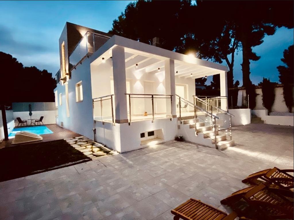 Chalet en Nussia (distrito de Coloma)