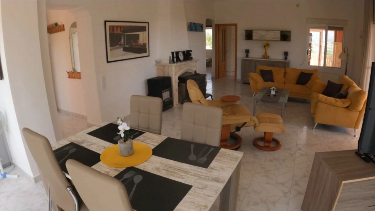 Precioso chalet en Alfas del Pi