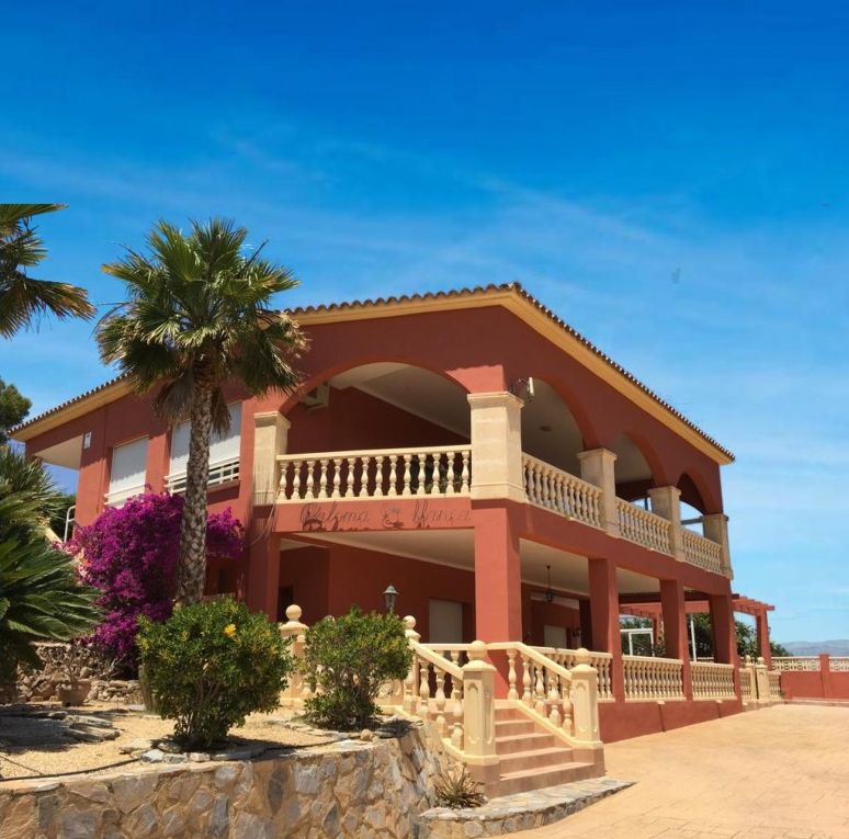 Precioso chalet en Alfas del Pi