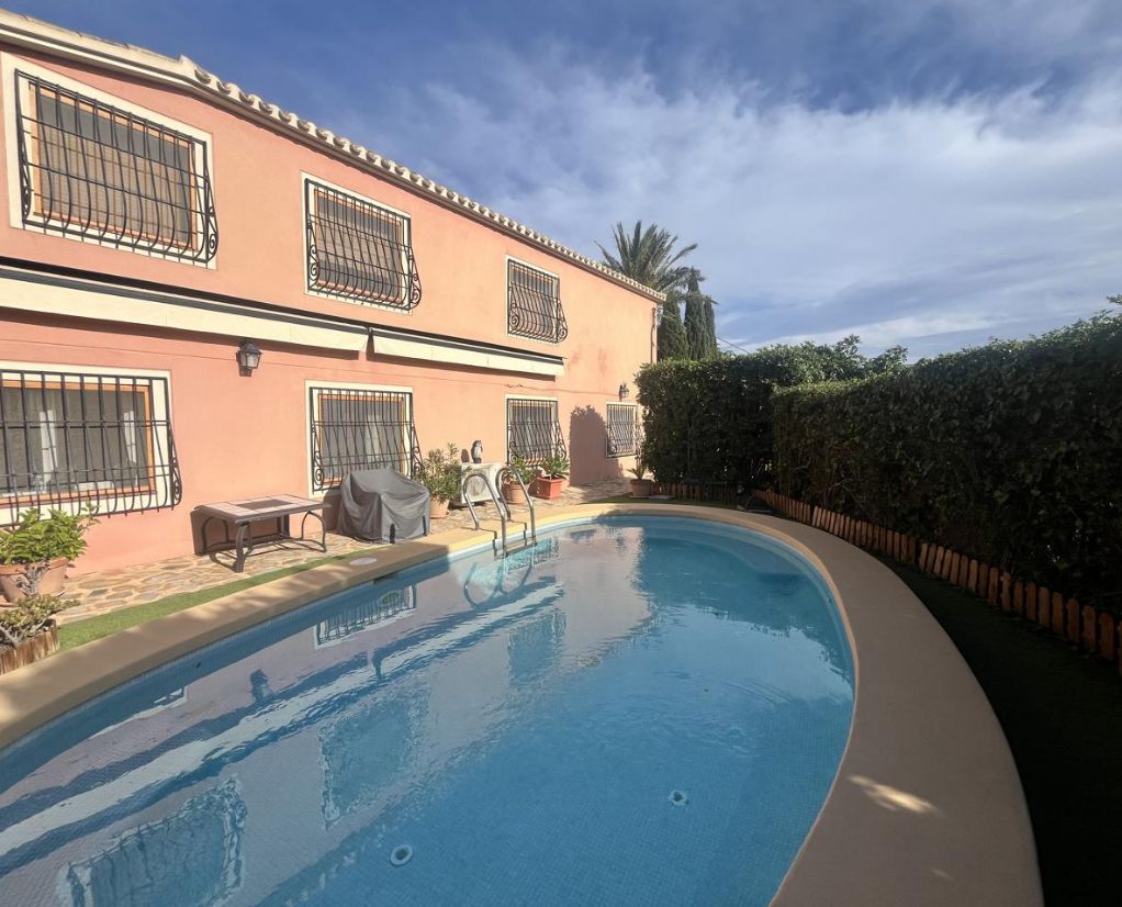 Chalet en Finestrat a pasos del centro.
