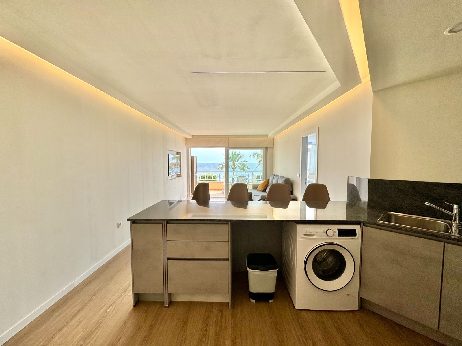 ¡Apartamentos en Altea, 1 línea!