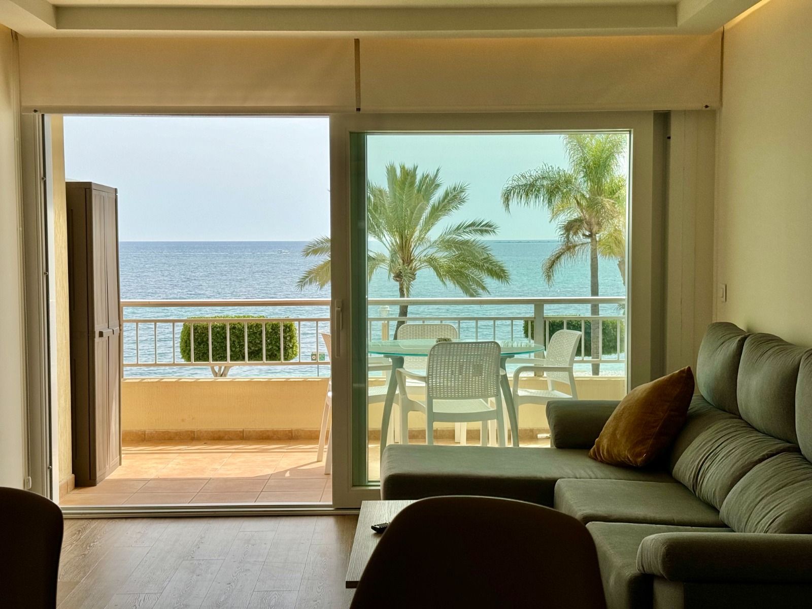 ¡Apartamentos en Altea, 1 línea!