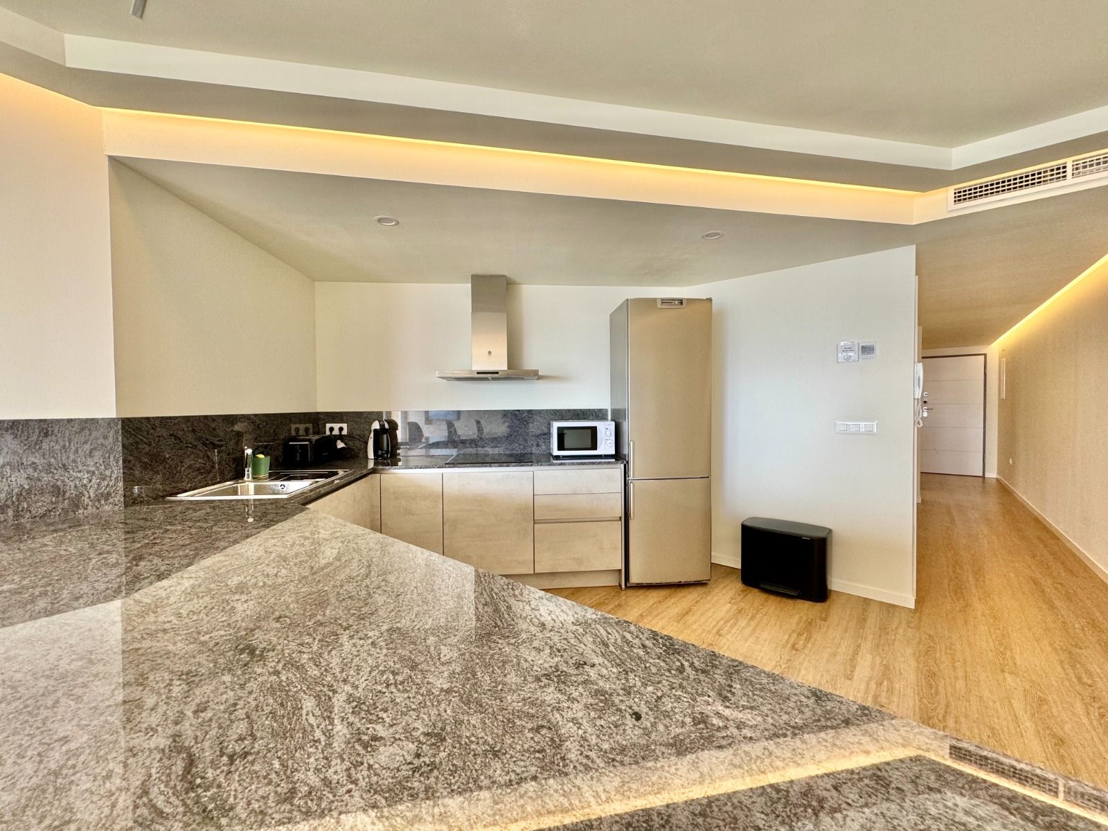 ¡Apartamentos en Altea, 1 línea!